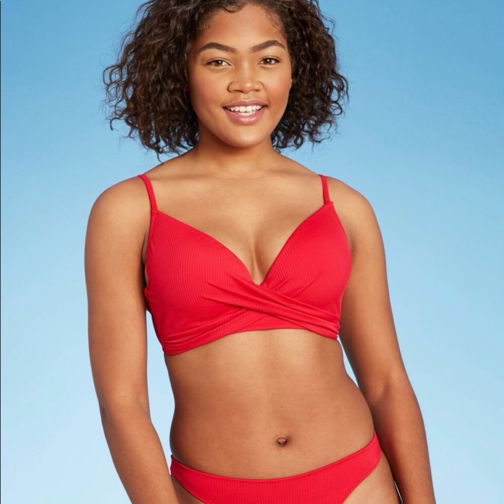 NWT Bikini 👙 Ribbed Top Sz 36D